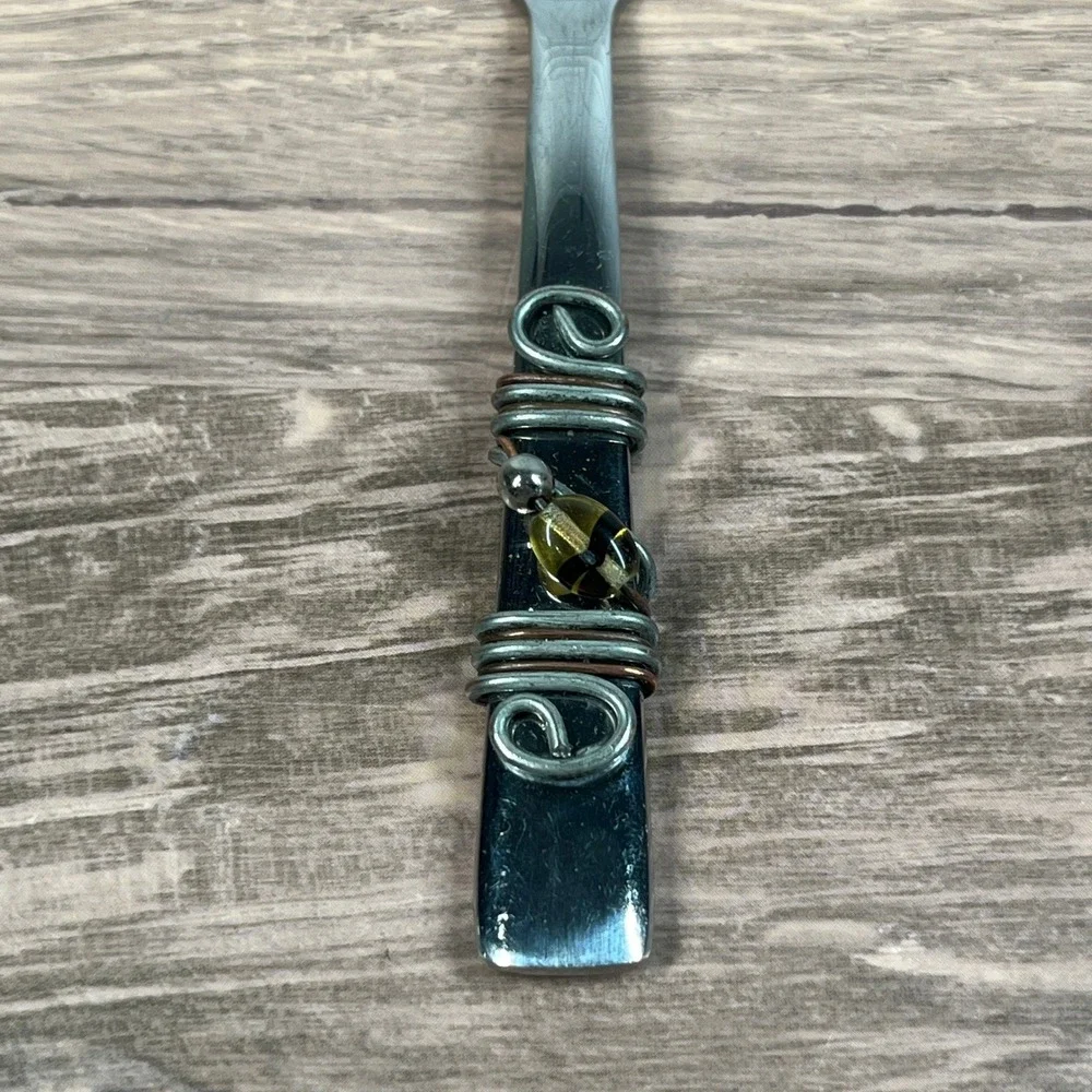 Norpro Flatware Set 5 in Silver Wire Wrapped Amber Bead Spreader Spoon